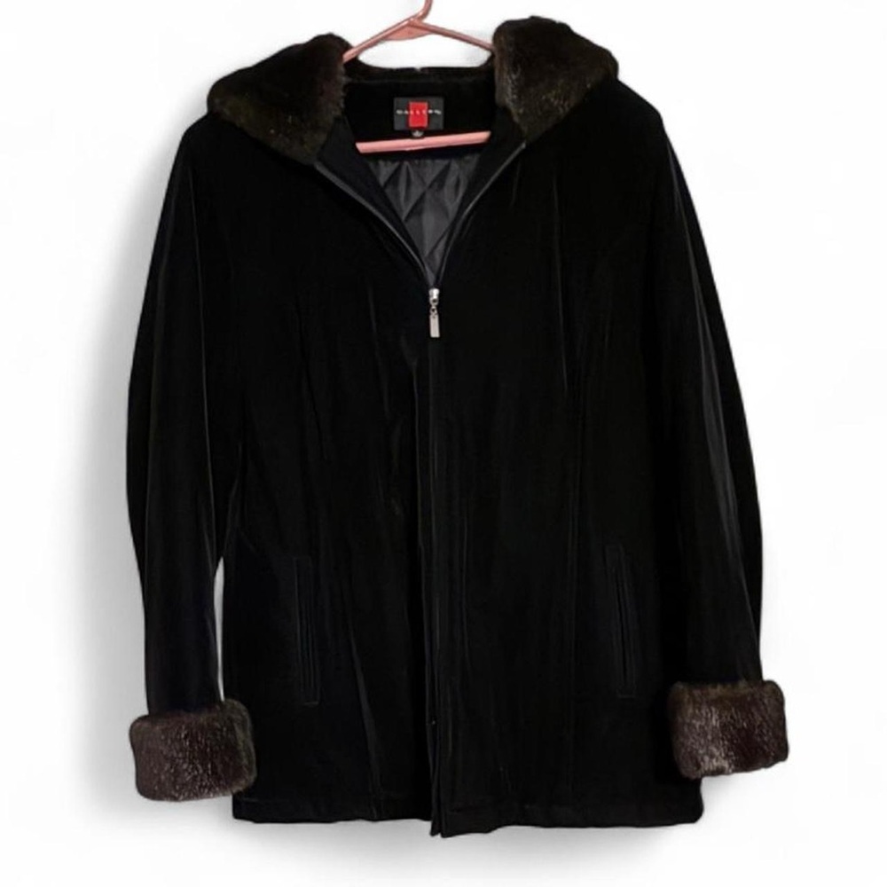 Luxurious Black Velvet Mob Wife Teddy Jacket with Faux Fur Trim